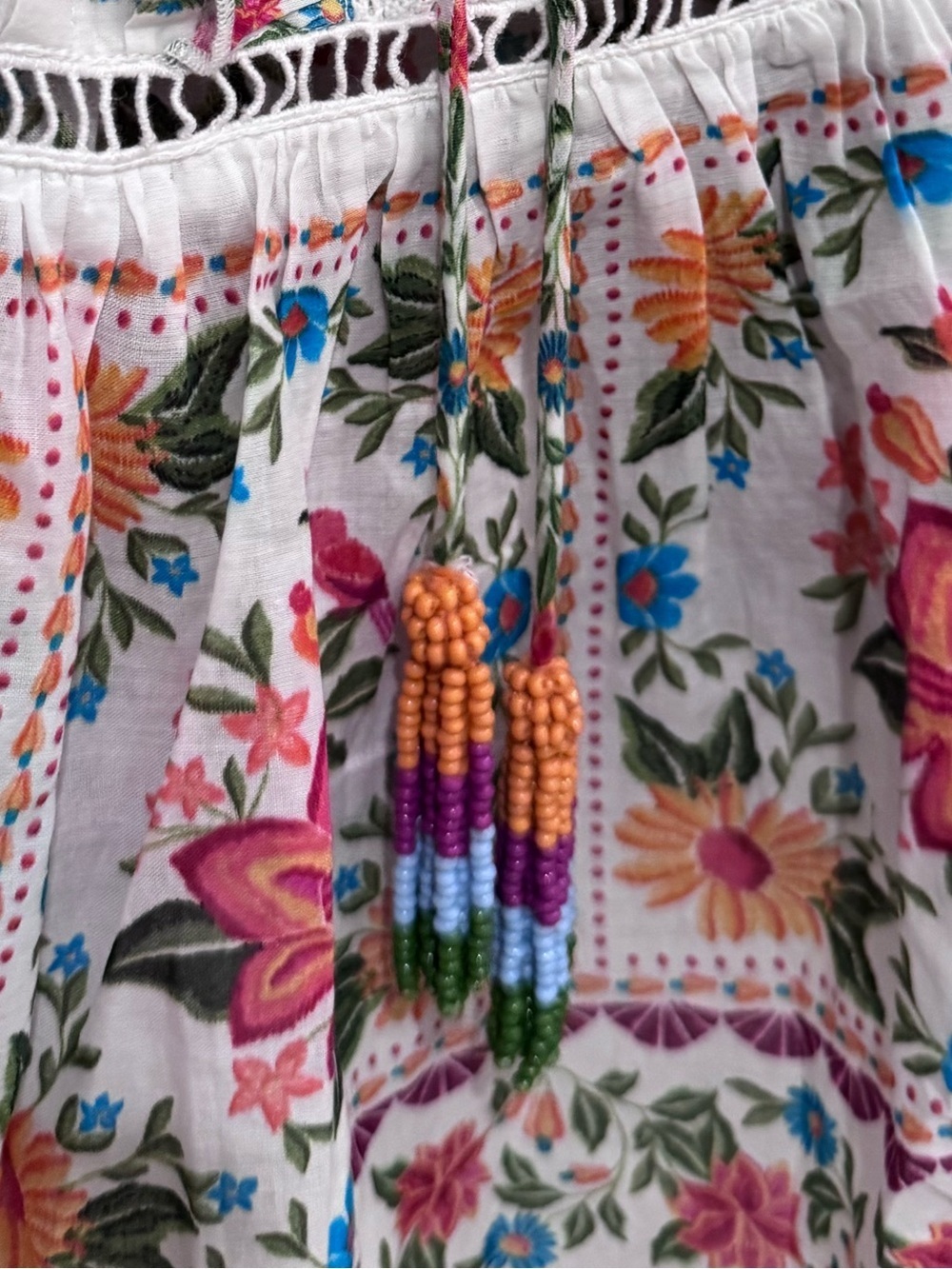 FARM Rio Off White Bloom Garden Sleeveless Blouse size medium - Picture 8 of 9